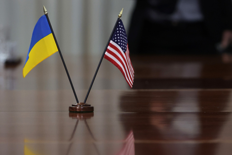 Amerikai alelnök: Ukrajnának és Oroszországnak egyaránt le kell mondania ellenőrzése alatti területről